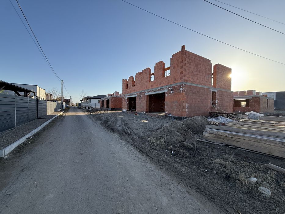 $550м/кв.Дуплекс біля р.Десна,закрита територія,асфальт,20хв від Києва