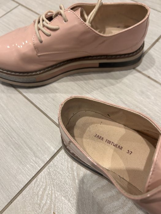 Лофери , туфлі на шнурках Zara