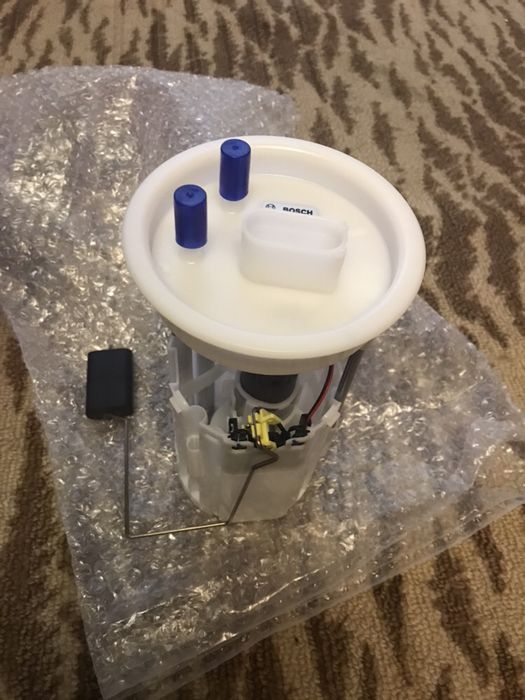 Насос топливный бензонасос Bosch VAG новый в сборе