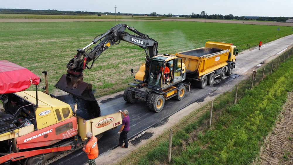 Asfalt Remont Nawierzchni Asfaltowej Układanie Mas Układanie Poboczy