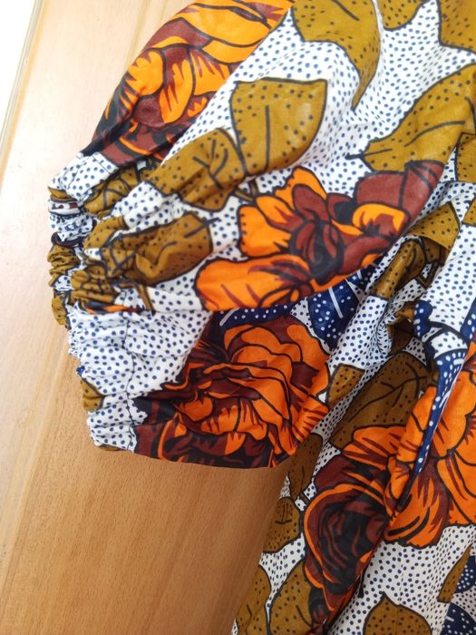 Vestido e blusa tema flores e folhas tamanho L