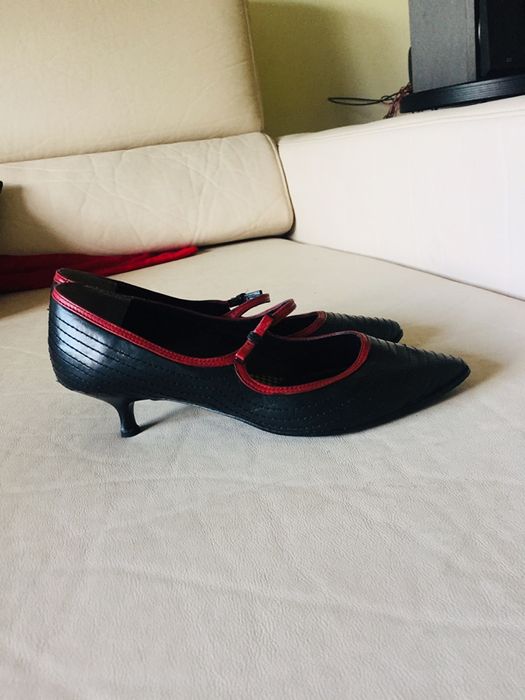 Sapatos 36 em pele ( confortáveis)