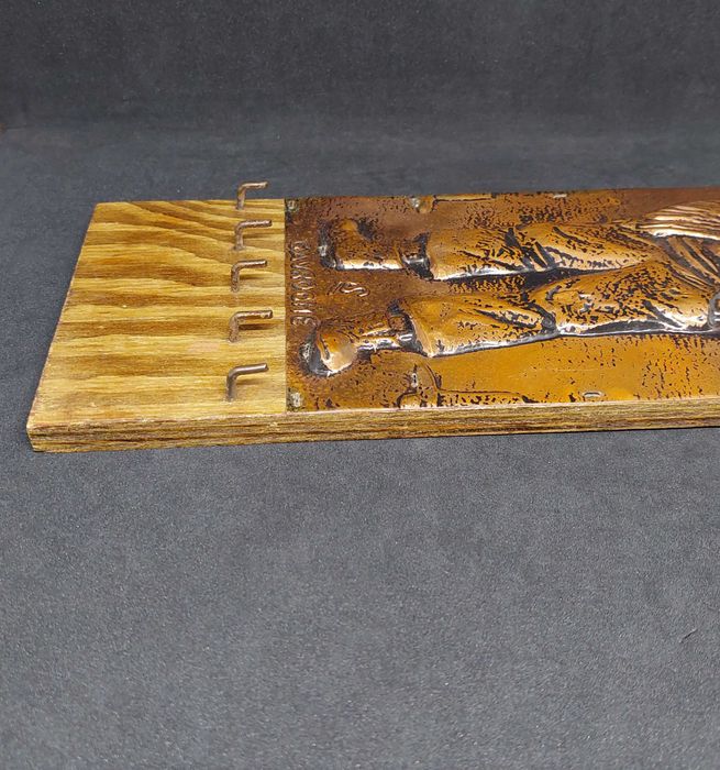 Вешалка Франция РЕДЧАЙШАЯ медная чеканка Гаврош Гюго медь вешалка