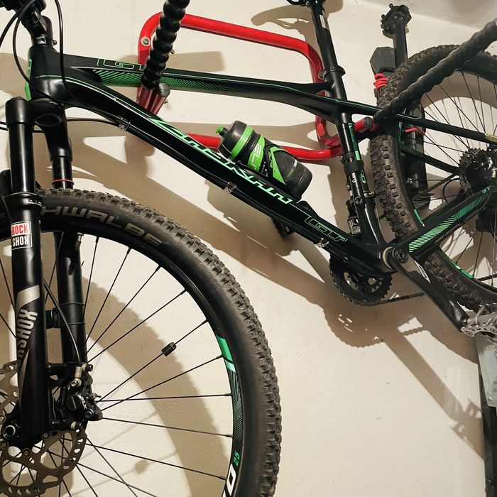 Vendo Bicicleta GT de carbono 27.5