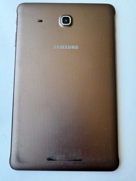 Планшет Samsung Galaxy tab E SMT561 9,6" 1,5/8GB 4 ядра, Android 4.4.4 5000 мАг