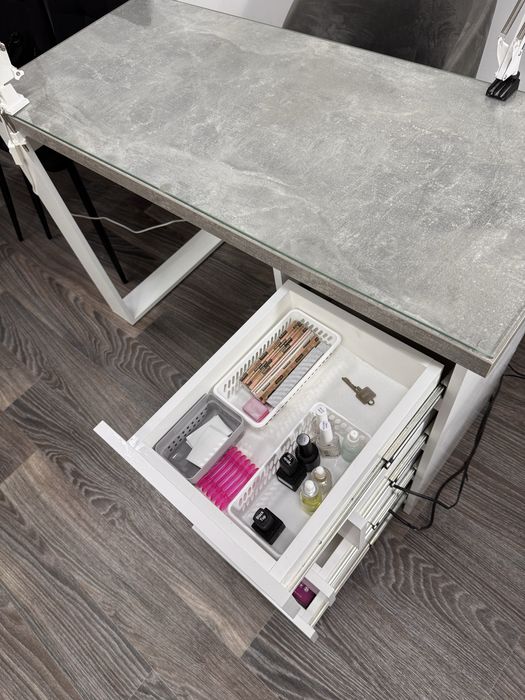 Продам два столи