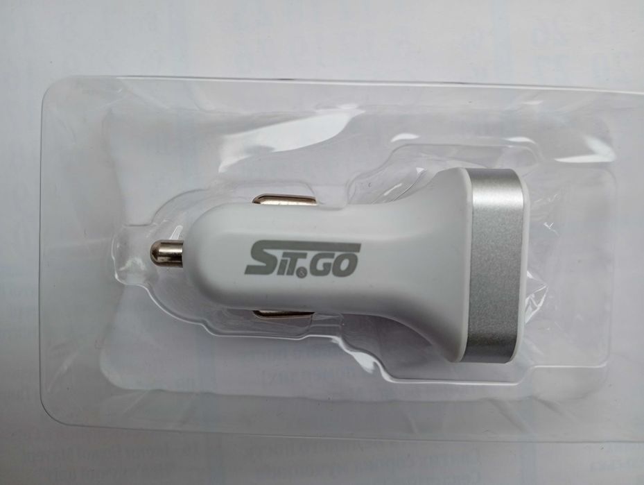 Адаптер автомобильный с вольтметром постоянного тока