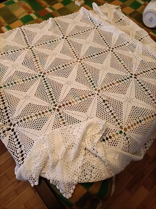 Feito á mão - Toalhas de mesa em renda e linho branco