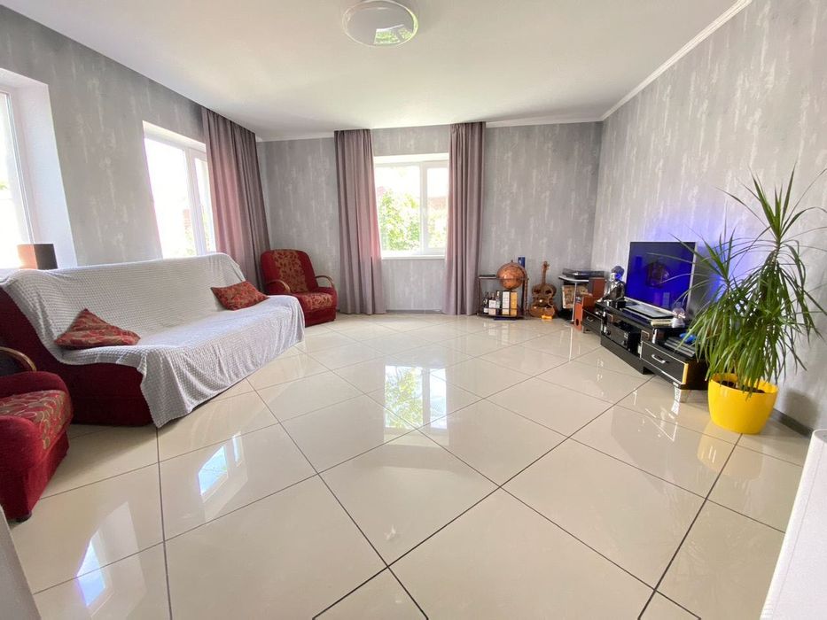 продам дом 143 кв. м 12 соток участок