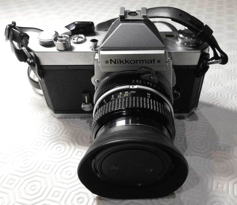 Máquina fotográfica analógica - Nikkormat