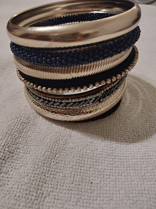 Conjunto de 7 pulseiras novas todas diferentes.