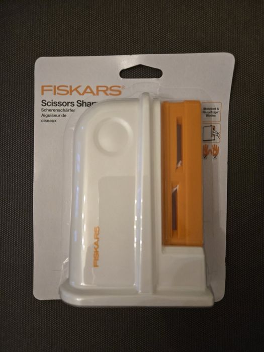 Універсальна точилка для ножиць