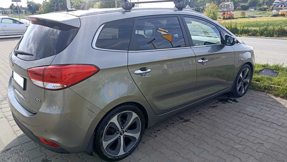 Samochód KIA Carens