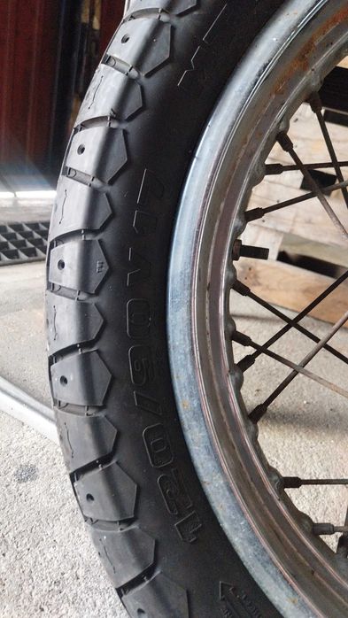 Jantes de Moto com Pneus Pirelli Phantom +1 – 17"