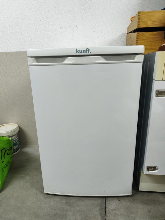 Congelador Vertical Kunft KUF2532 – 91L – Ótimo estado