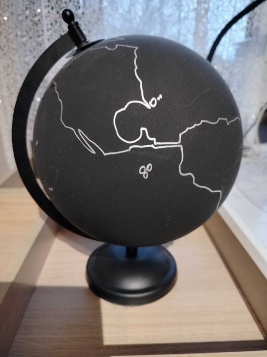Globus czarny Ikea