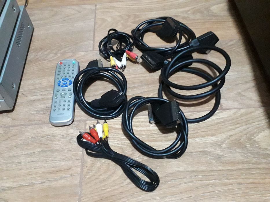 Para venda 4 leitores DVDs- CDs- MP3