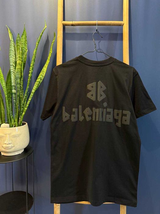 Stylowa koszulka Balenciaga