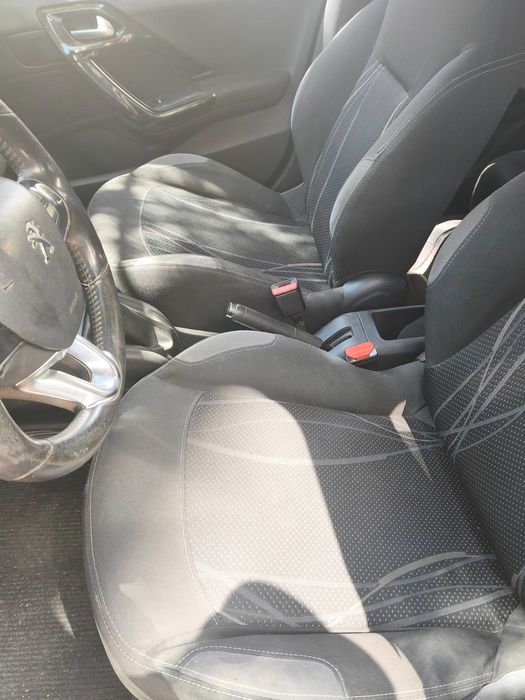 Peugeot 208 vti 2013