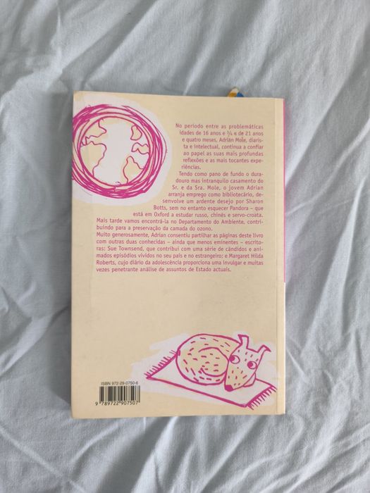 Livro 'As confissões de Adrian Mole & Cª'
