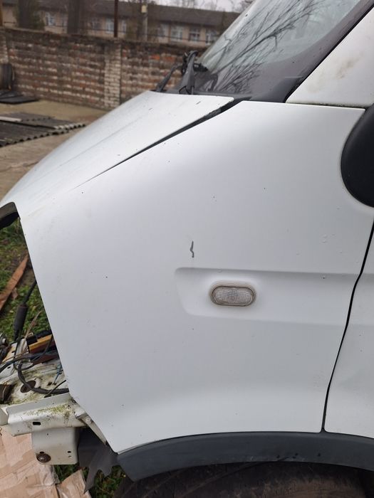 Крило renault master 2