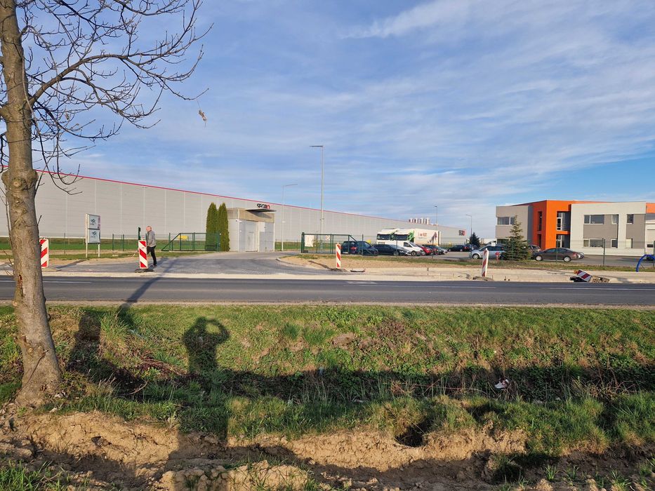 Sprzedam Gunt Pod Market Hale Produkcje Plewiska - Widok 4