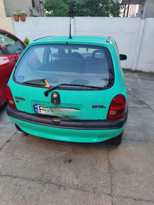 Opel Corsa 1,4 benzyna, szyberdach.