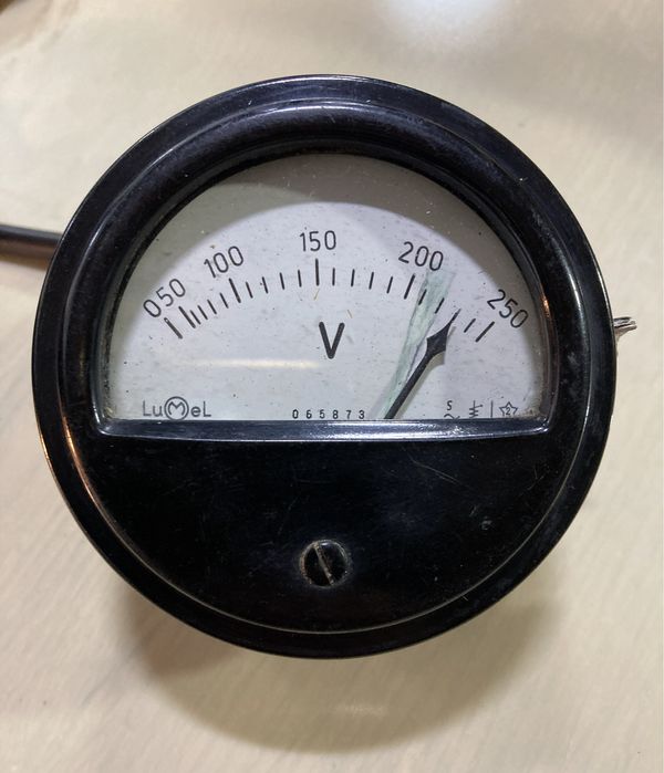 Woltomierz tablicowy 0-250V Lumel 1967r.
