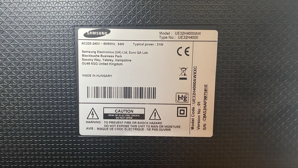 TV Samsung 32” UE32H4000AW com comando original e cabo – Bom estado