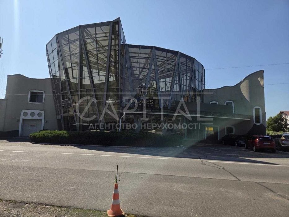 Продаж окремої будівлі, Козин, 1000м2, 30 соток, автосалон, комерція