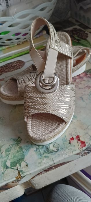 Sandały damskie zlote