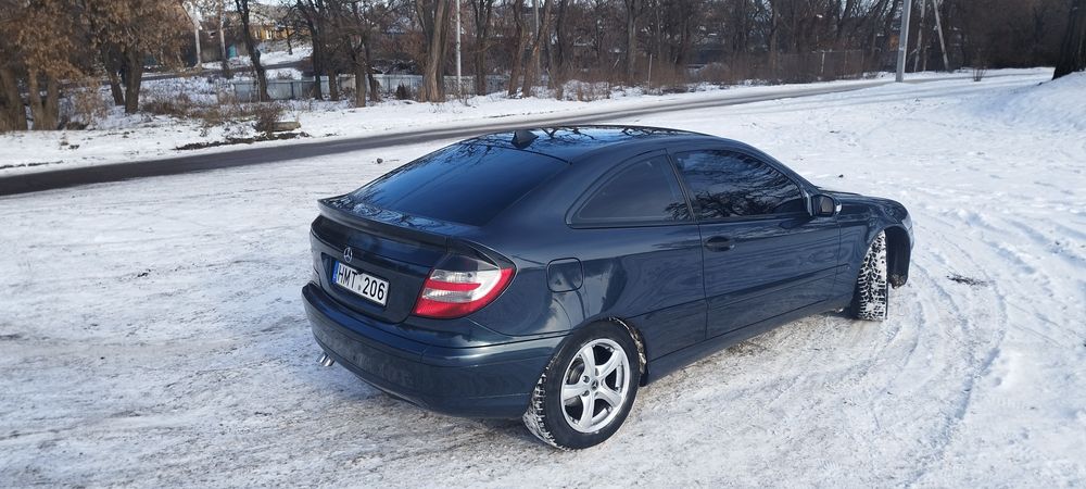 Продам/обменяю  Mercedes w203 c220 sport cupe, автомат, 2004год
