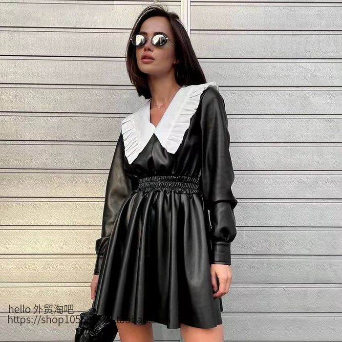 Шикарное новое платье с экокожи с белым воротником классическое