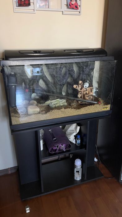 Аквариум 80 литров продаю
