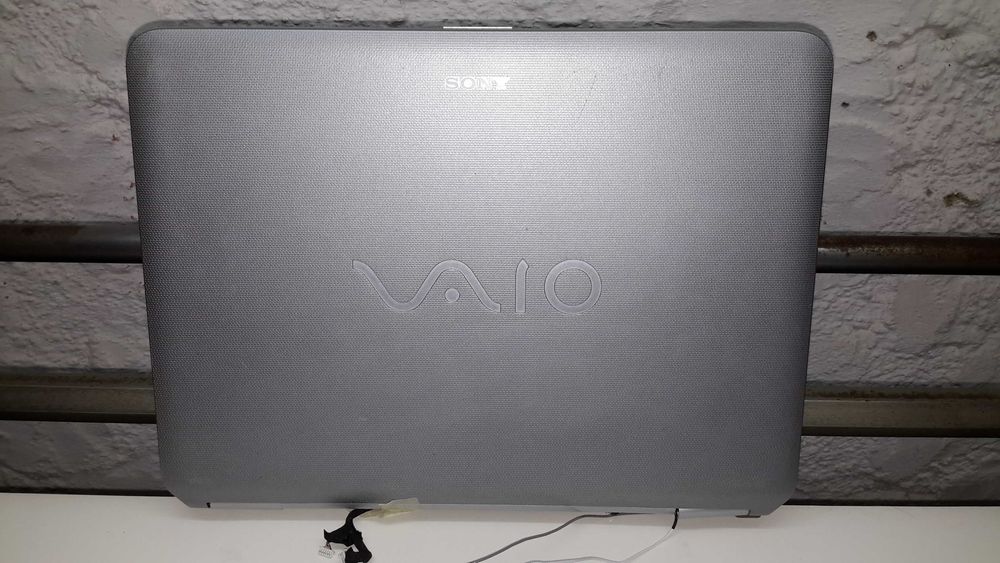 Fully Functional Laptop Screens.64738872664577124