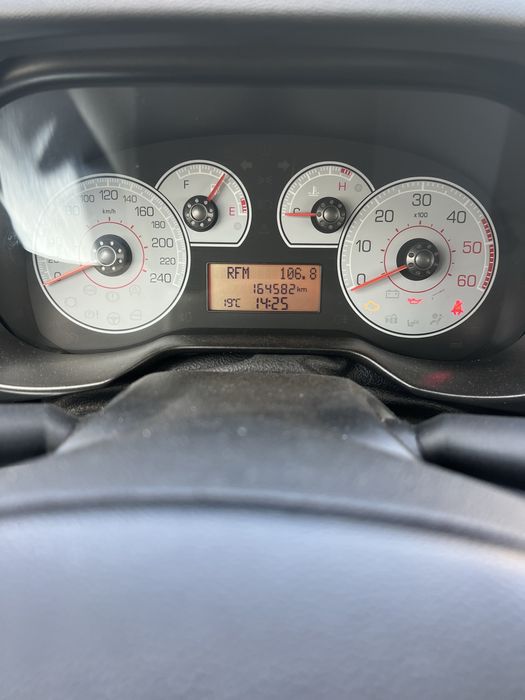 Fiat Punto 1.3 Multijet – Económico e Fiável