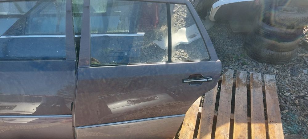 Drzwi tylne lewe prawe mercedes 124 kombi