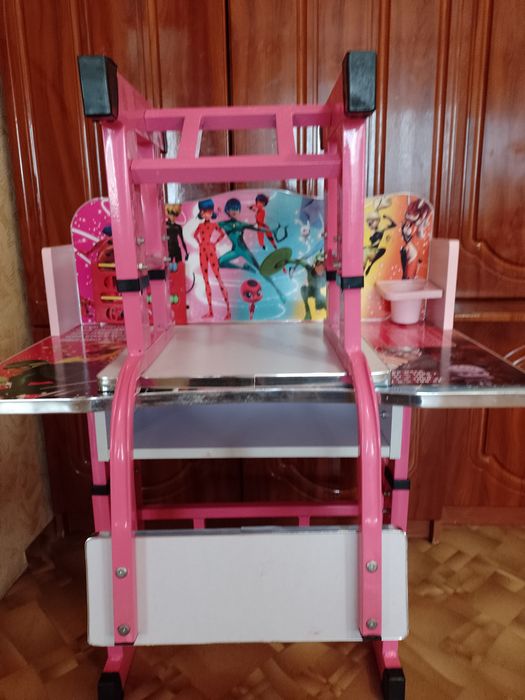 Дитяча парта зі стільцем для віку дитини до 6 років