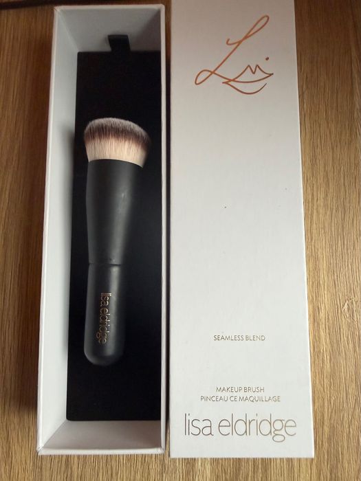 Pędzel do podkładu Lisa Eldridge Seamless Blend Brush