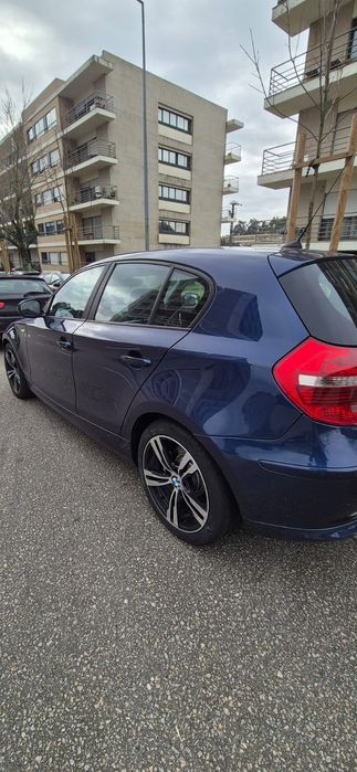 BMW 118d E87 | 2010 | Nacional | Azul BMW | Viatura de Serviço
