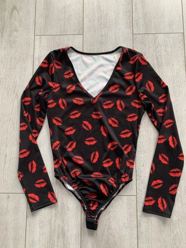Body czarne usta kiss