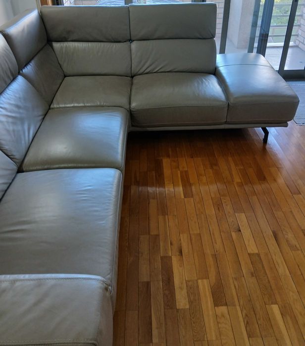 Sofá de canto com Chaise Longue