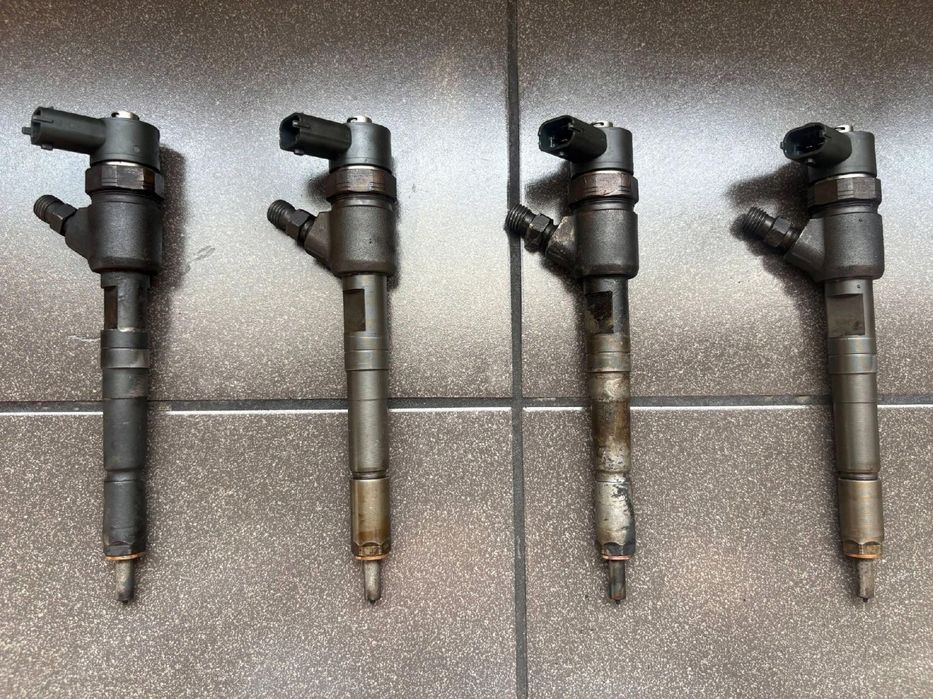 WTRYSKIWACZ 1.3 CDTI OPEL FIAT BOSCH 0445110326