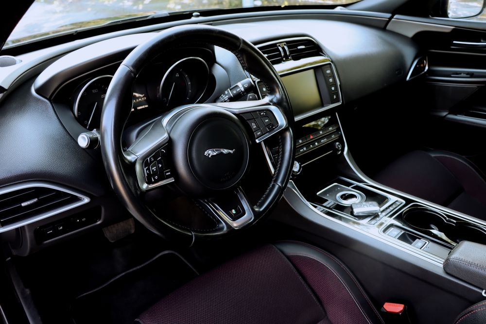 Jaguar XE R-Sport 2.0 Diesel aut.