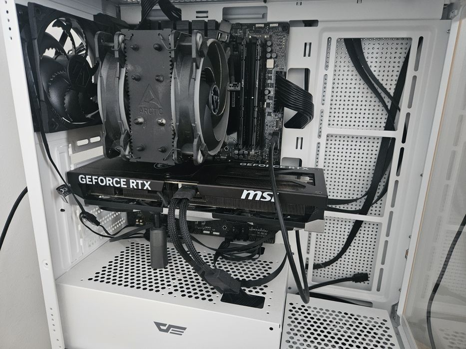 Wydajny PC do gier i pracy | Ryzen 7 7700X + RTX 5070 Ti | DDR5 32GB