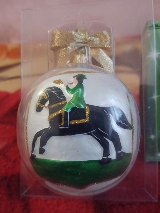 Продам новые новогоднии игрушки. По разумной цене.