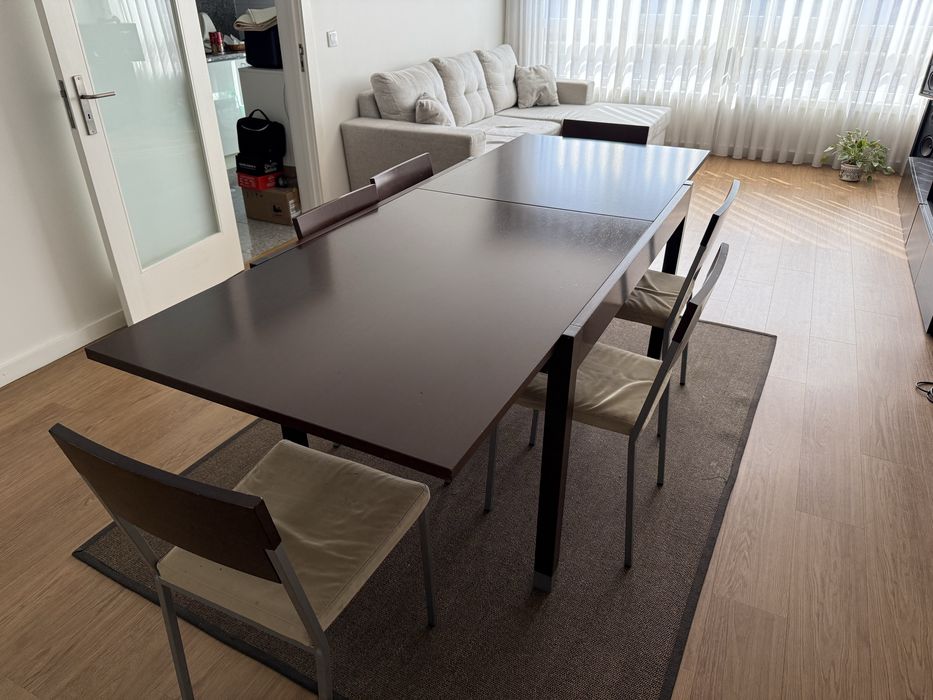 Mesa de jantar com 6 cadeiras