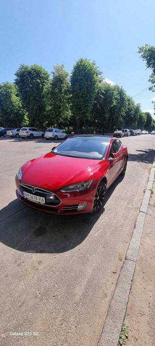 Тesla model S продаж