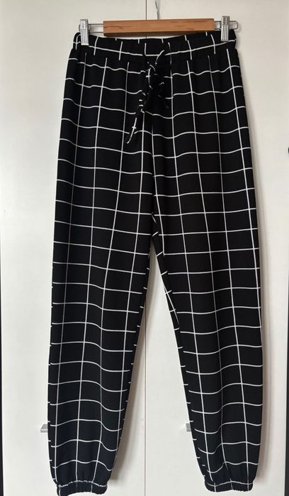 Spodnie w kratkę 36