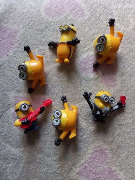 Продам фигурки миньонов